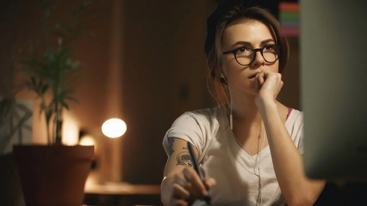 Sinais de inteligência real vão além dos livros e diplomas